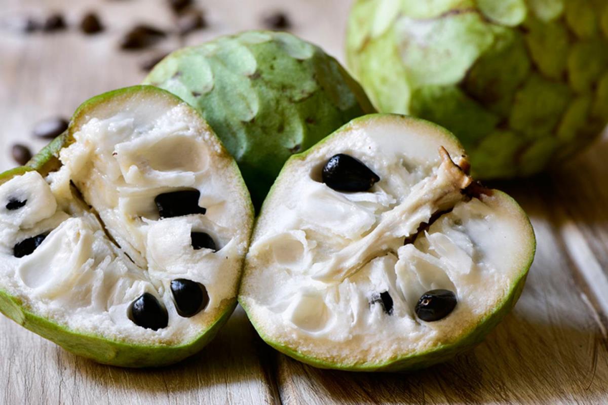 Cherimoya (fruit) 